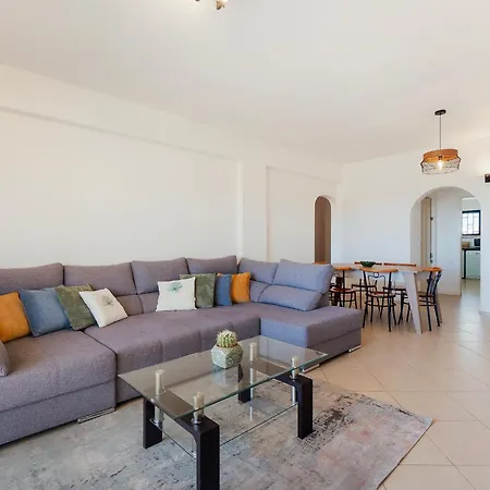 Spacious With 360º Views Of The Sea By Algarve Dream Holidays